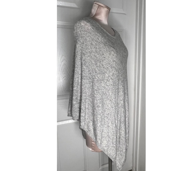 100% Exclusive Cashmere Poncho Cape Lightweight Sweater Sz Small - Picture 2 of 6